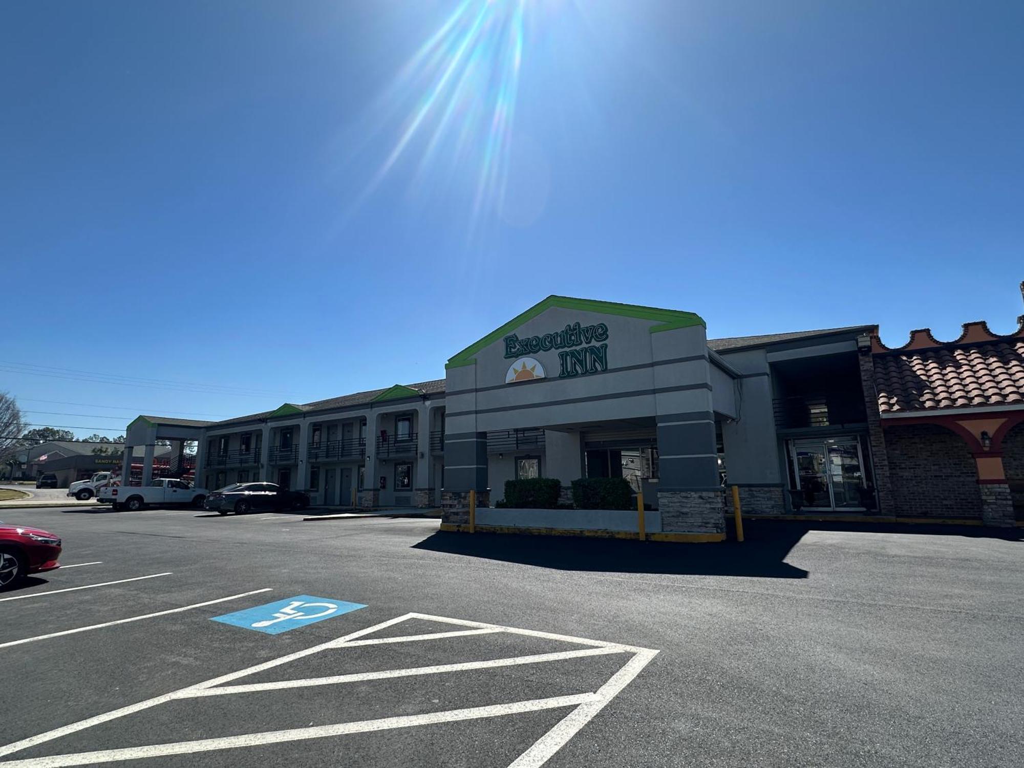 Executive Inn Locust Grove By Capital O Εξωτερικό φωτογραφία