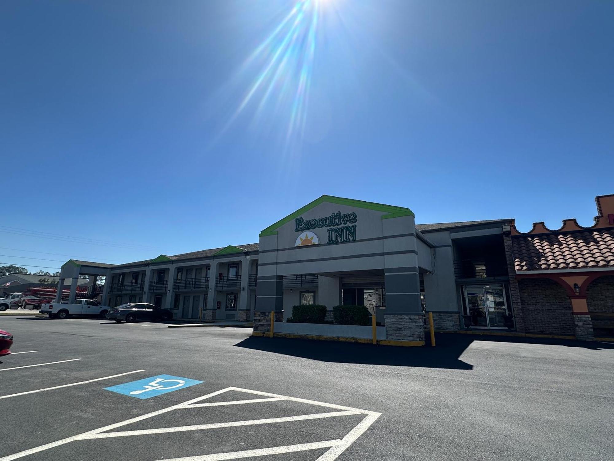 Executive Inn Locust Grove By Capital O Εξωτερικό φωτογραφία